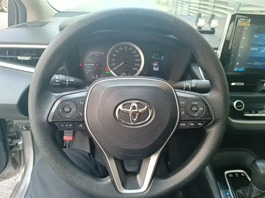 Toyota Corolla 2021 Hybrid 1.8L E-CVT Elite Edition фото 11