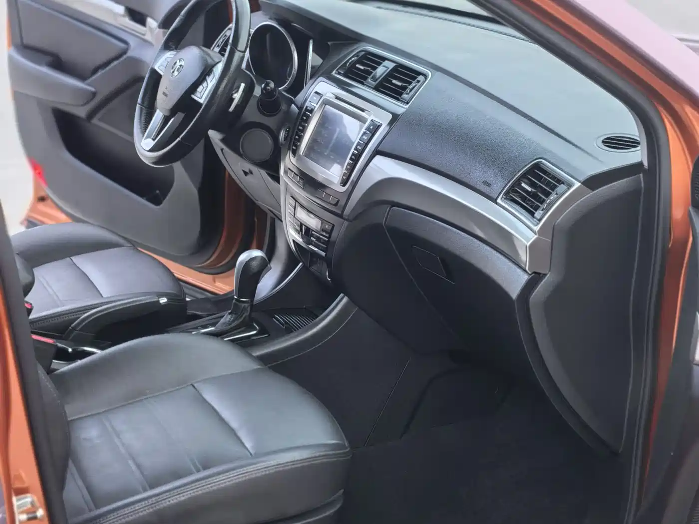 BAIC Senova X65 2015 2015 2.0T Automatic Elite