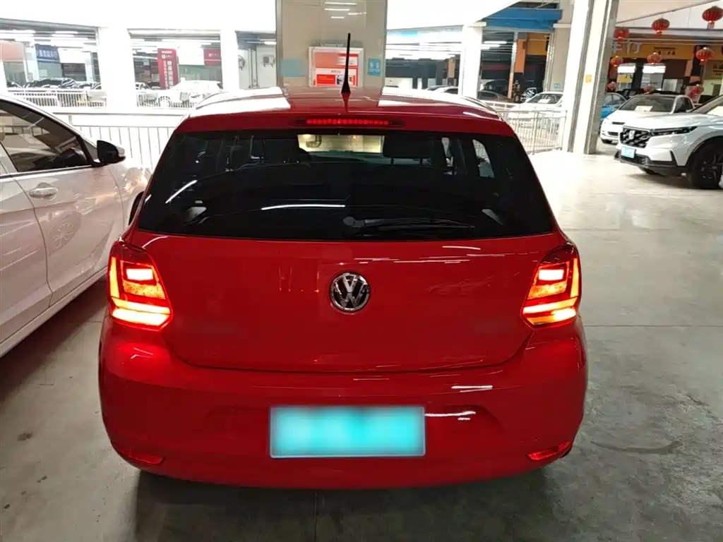 Volkswagen Polo 2016 1.4L Automatic Trend фото 6
