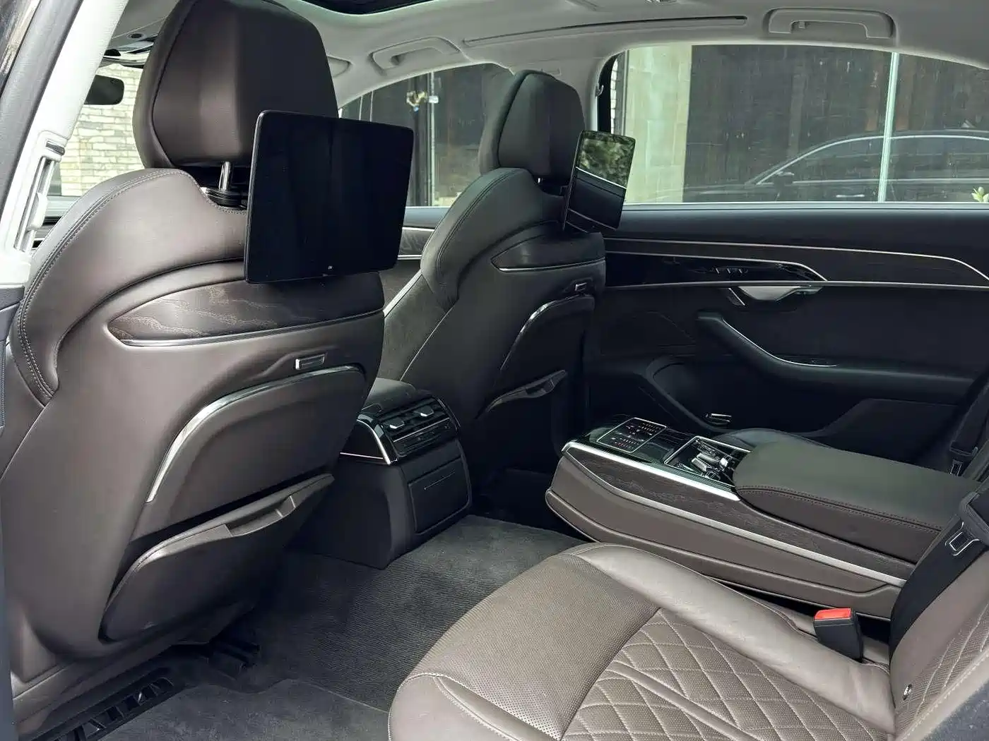 Audi A8 2022 A8L 50 TFSI quattro Comfort Collector's Edition фото 12