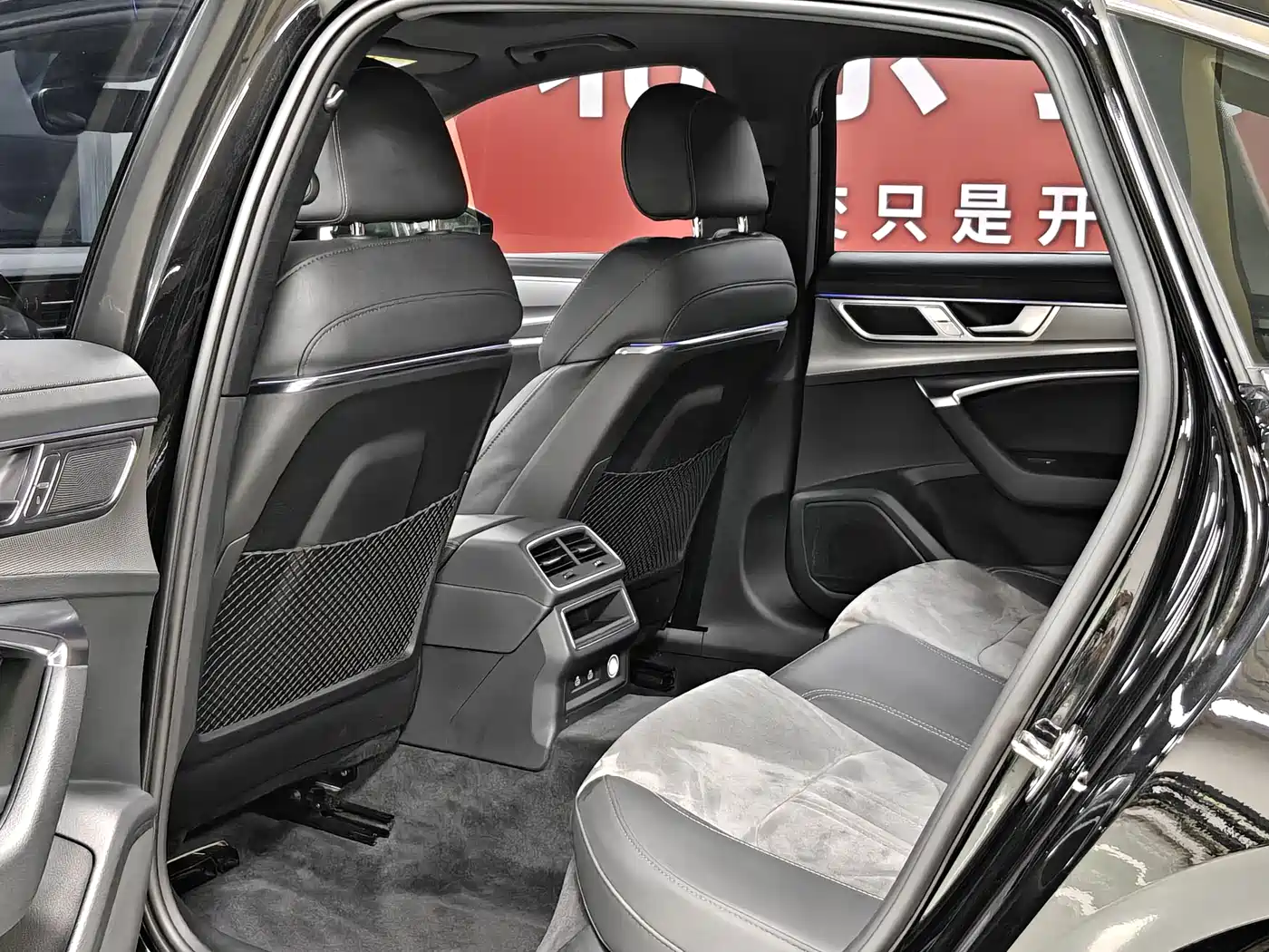 Audi A6L 2023 45 TFSI Premium Selection Elegance фото 9