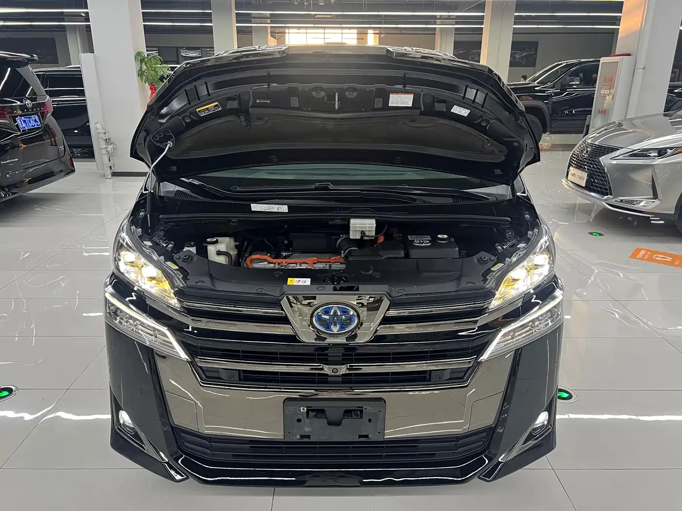 Toyota Vellfire 2021 Crown Hybrid 2.5L HV Premium Edition фото 23