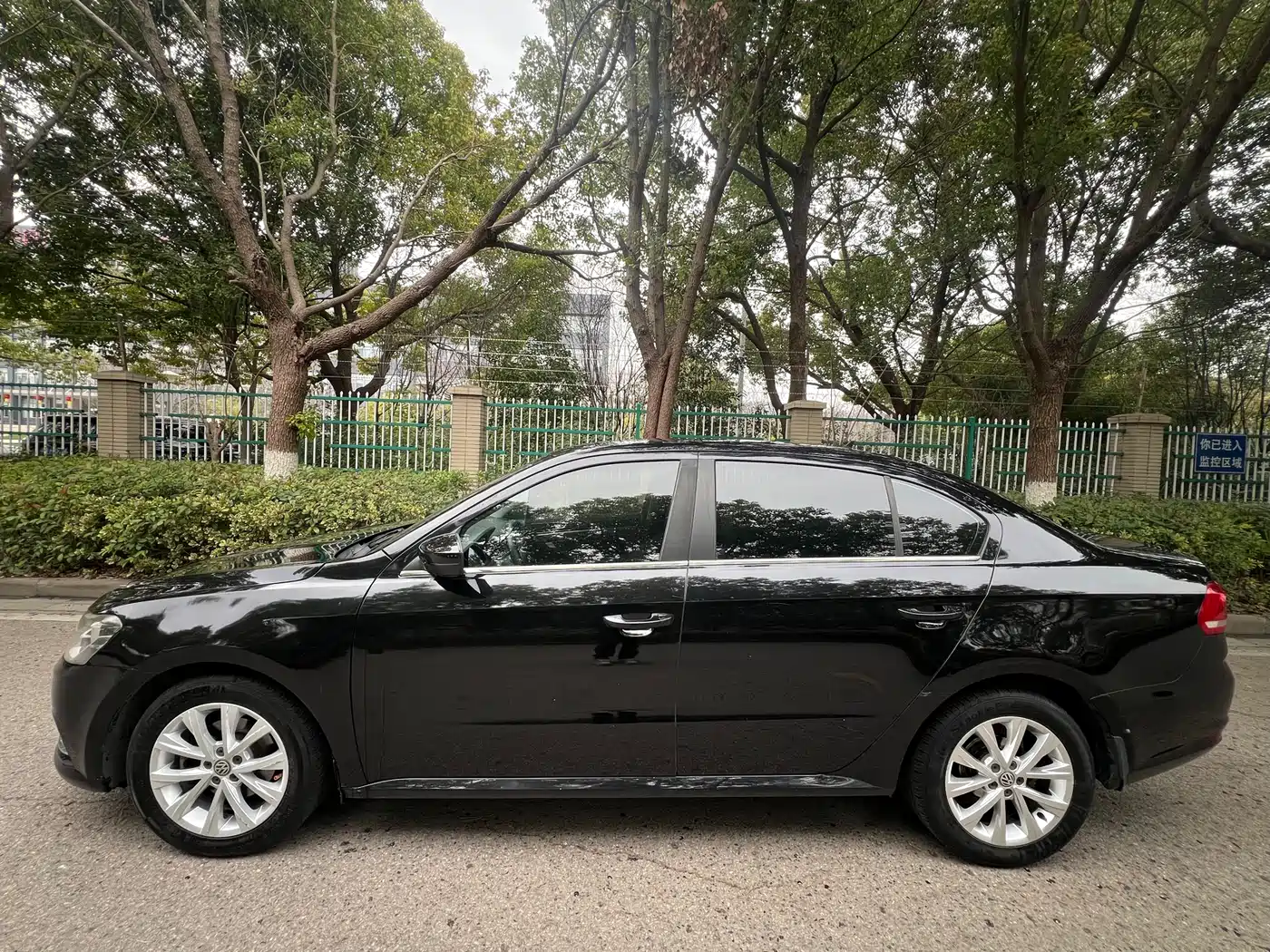 Volkswagen Lavida 2017 1.6L Automatic Comfort Edition фото 3