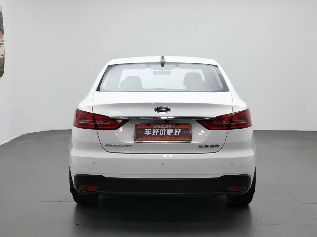 Ford Escort 2021 2019 Facelift 1.5L Auto Comfort Edition China VI