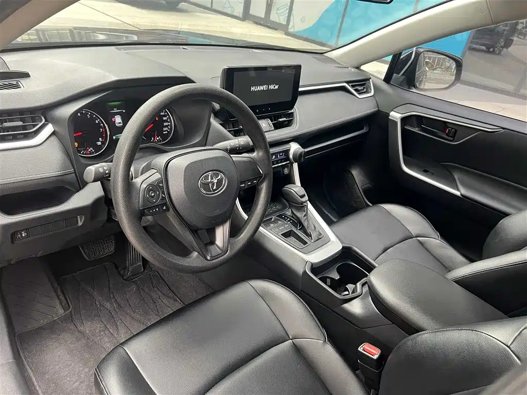Toyota Wildlander 2023 2.0L CVT FWD LE фото 21