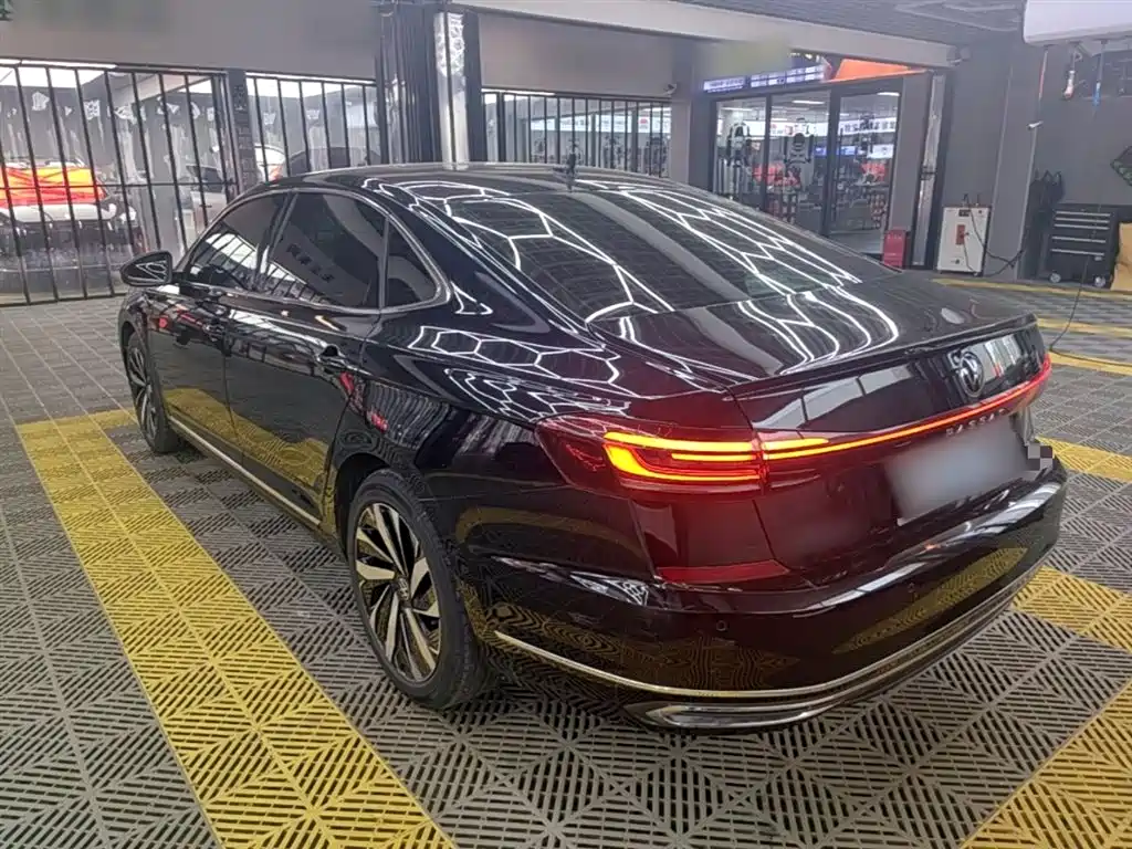 Volkswagen Passat 2024 380TSI Dragon Soaring Edition фото 5