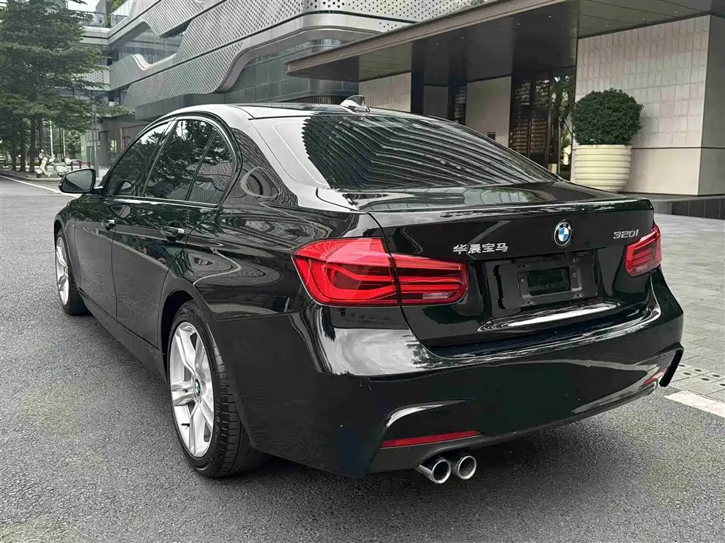 BMW 3 Series 2017 320i M Sport фото 9