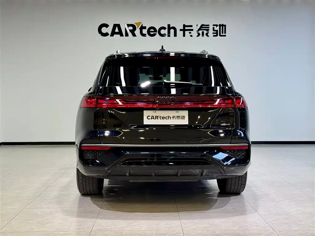 Audi Q6 2024 45 TFSI quattro Black Warrior Edition 6-seater фото 5