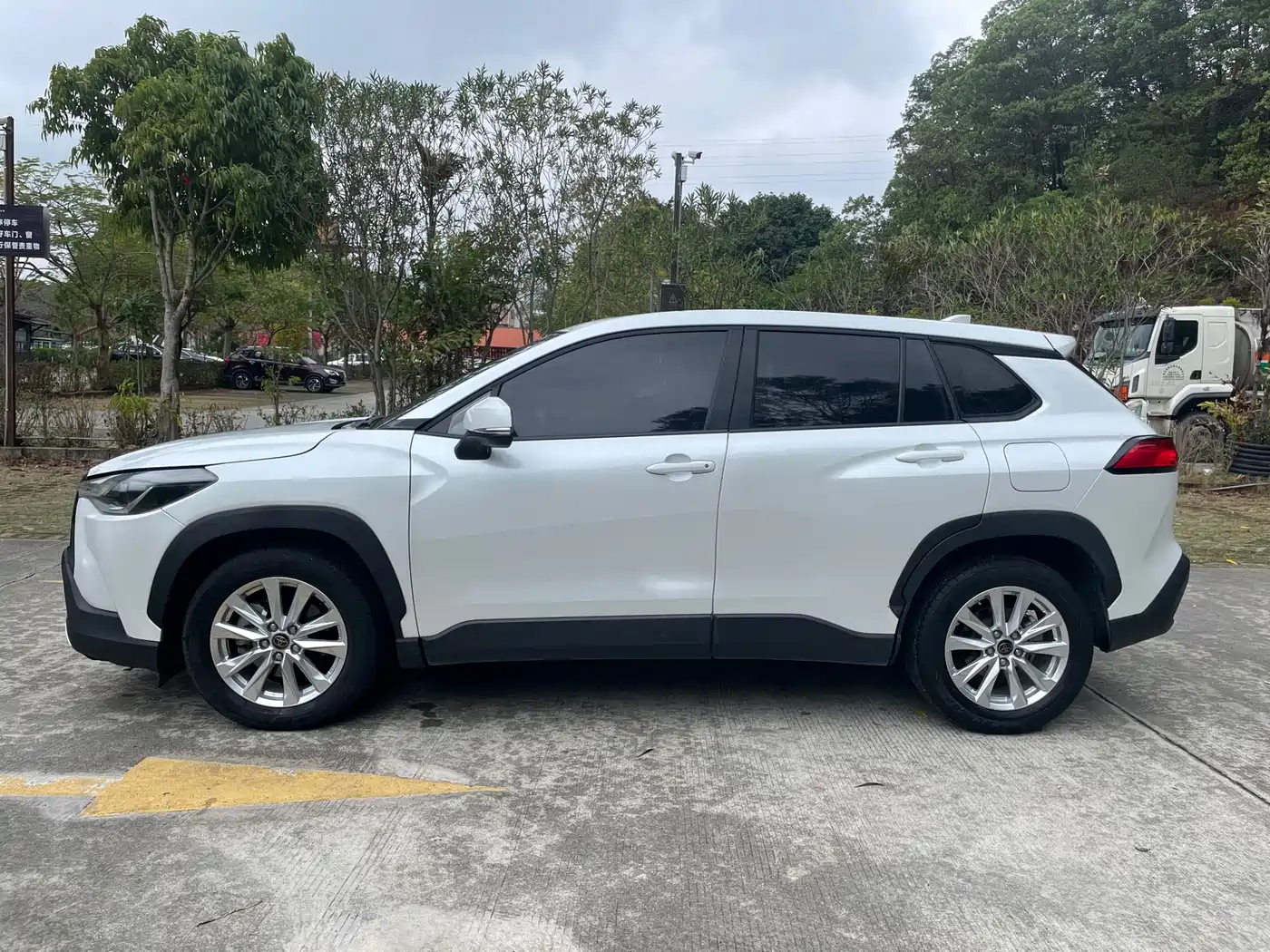 Toyota Corolla Cross 2023 2.0L Luxury Edition фото 5