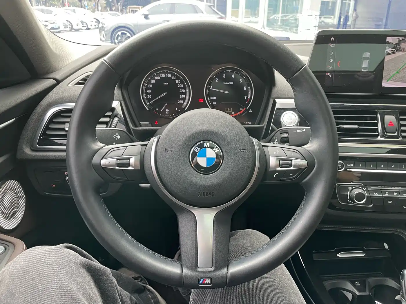 BMW 1 Series 2023 120i M Sport Shadow Edition фото 7