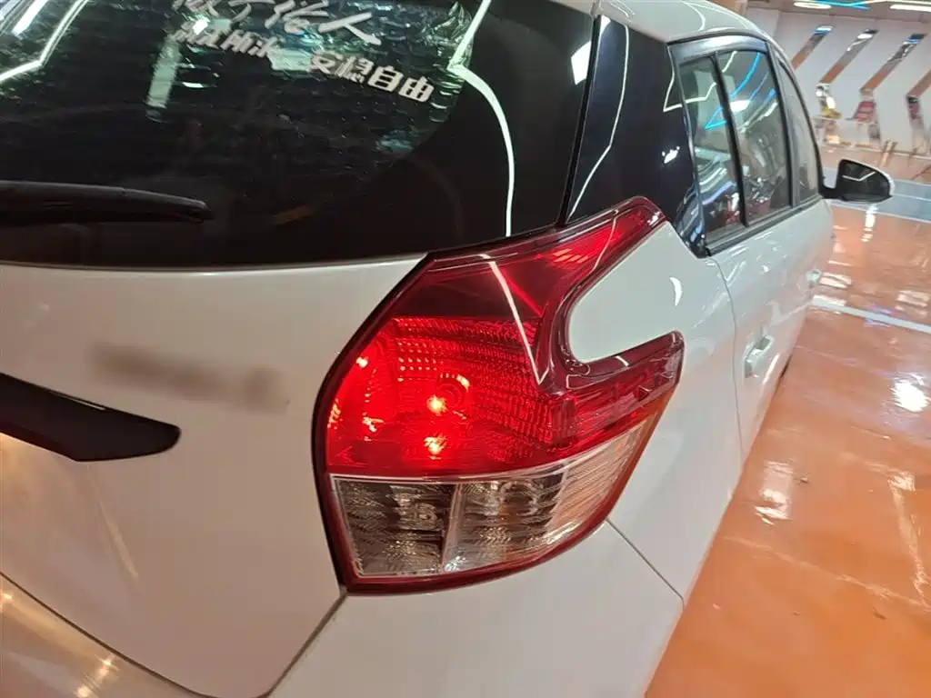 Toyota YARiS L Zhi Xuan 2014 1.3E Manual Charming Edition фото 8