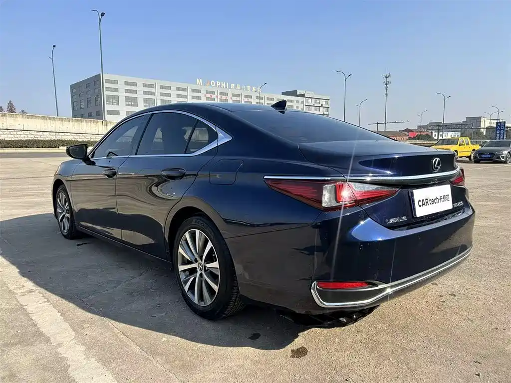 Lexus ES 2020 200 Excellence фото 6