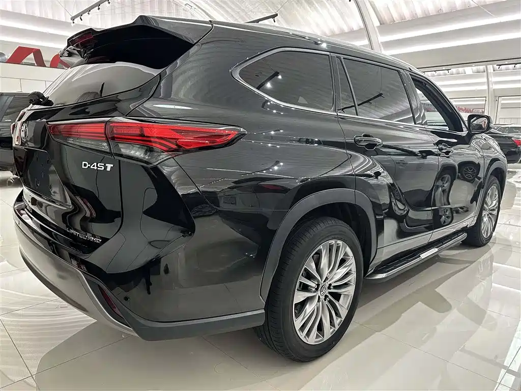 TOYOTA HIGHLANDER