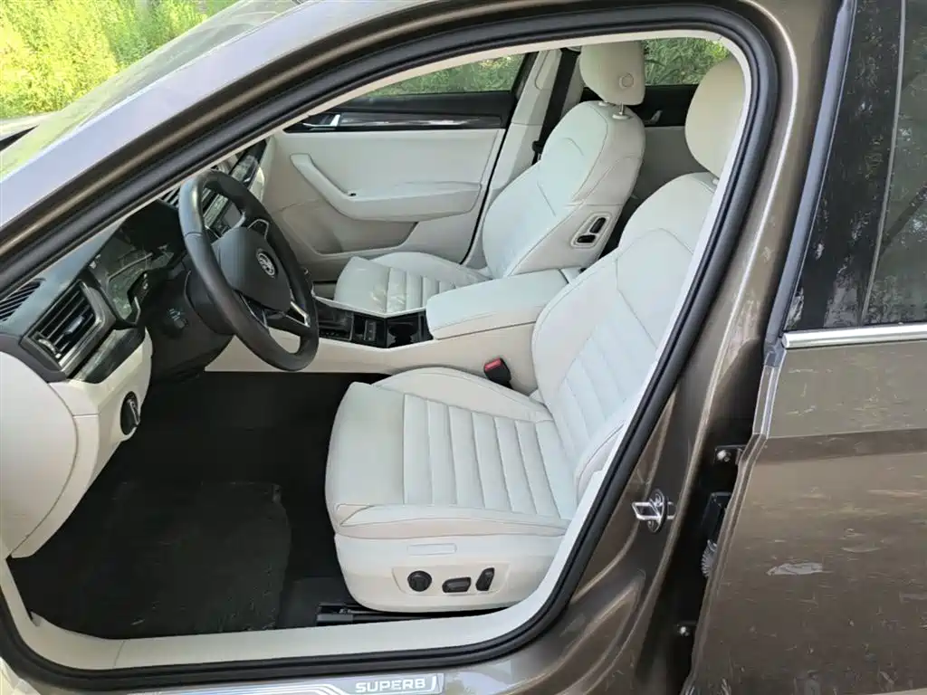 Škoda Superb 2016 TSI330 DSG Smart Edition фото 15