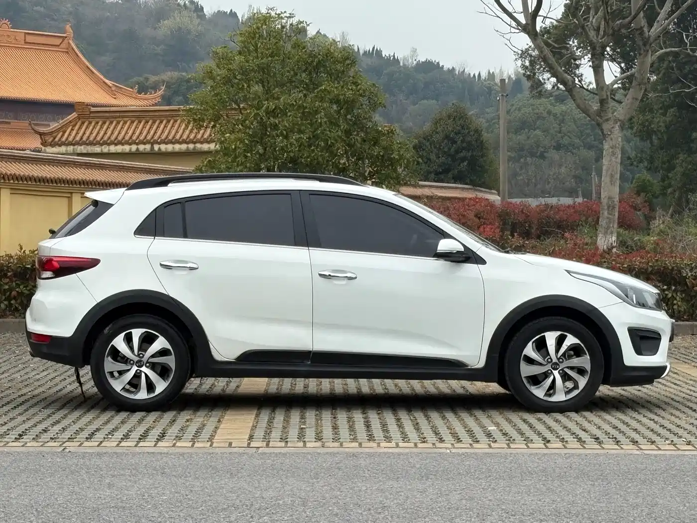 KIA KX CROSS