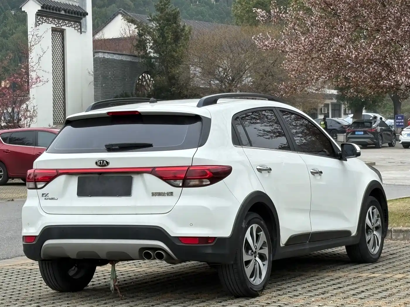 KIA KX CROSS