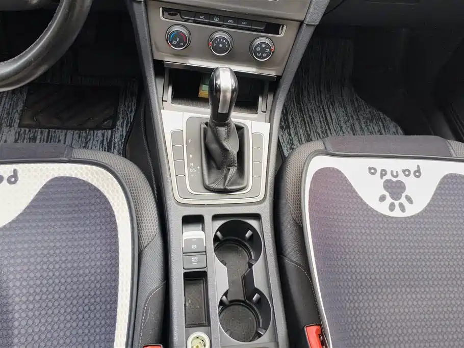 Volkswagen Golf 2016 230TSI Automatic Comfort фото 15