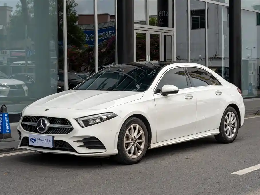 Mercedes-Benz A-Class 2021 A 200 L Sport Sedan Fashion Edition фото 7