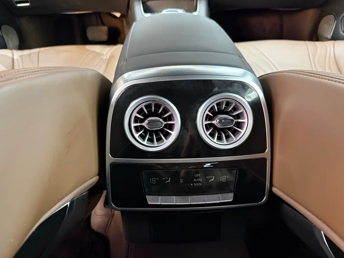 Mercedes-Benz S-Class 2011 S 350 L CGI фото 16