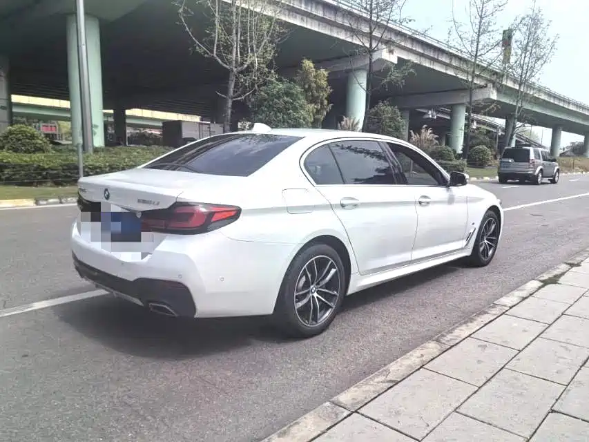 BMW 5 SERIES
