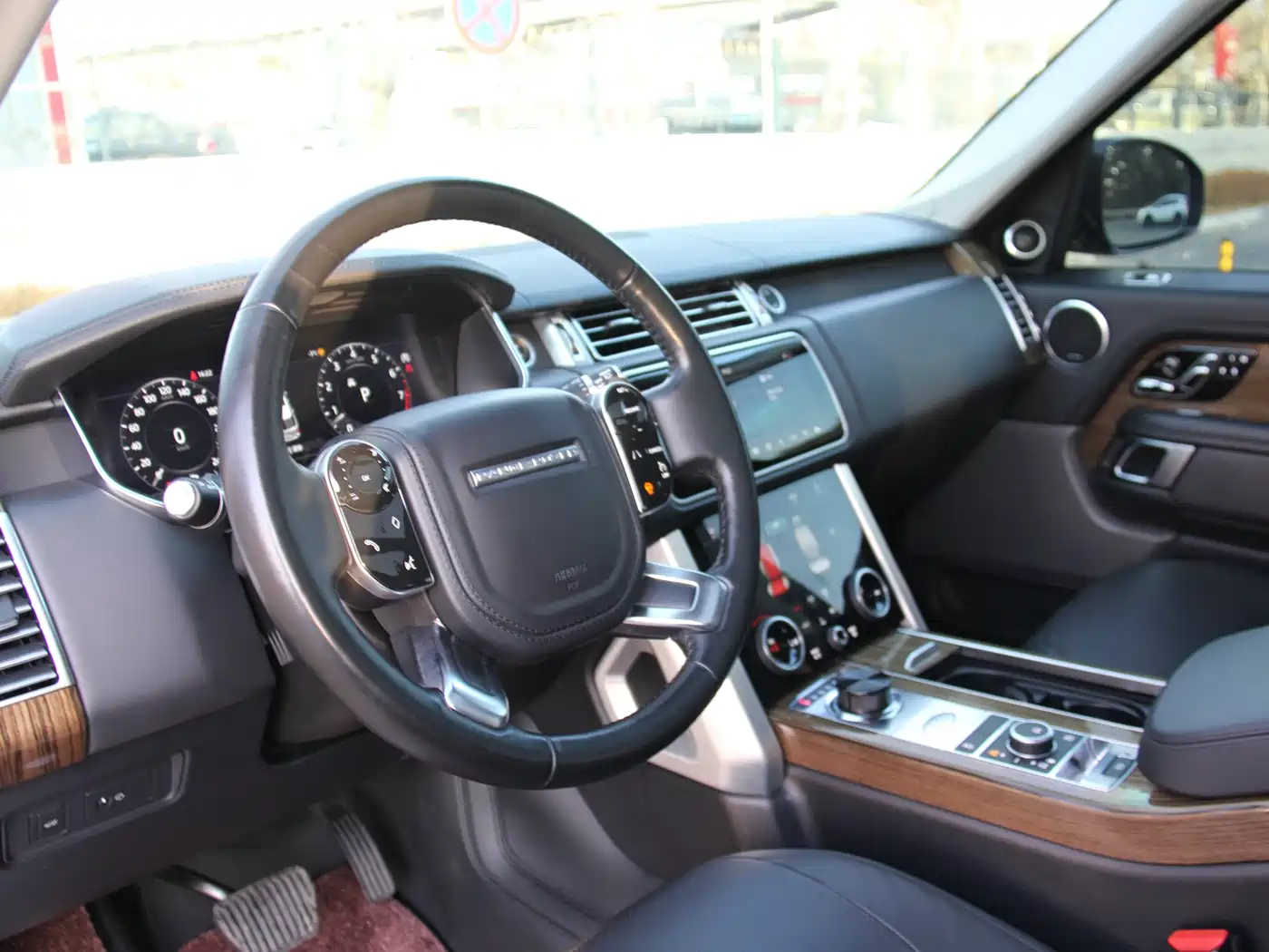 Land Rover Range Rover 2019 3.0 SC V6 Heritage Extended Edition фото 11
