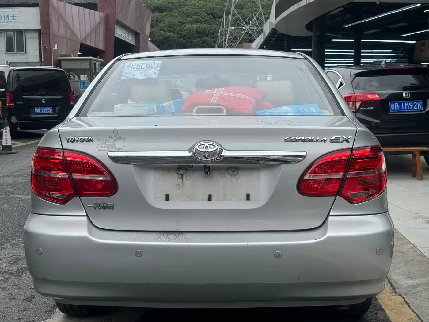Toyota Corolla 2013 1.6L Automatic Luxury фото 4