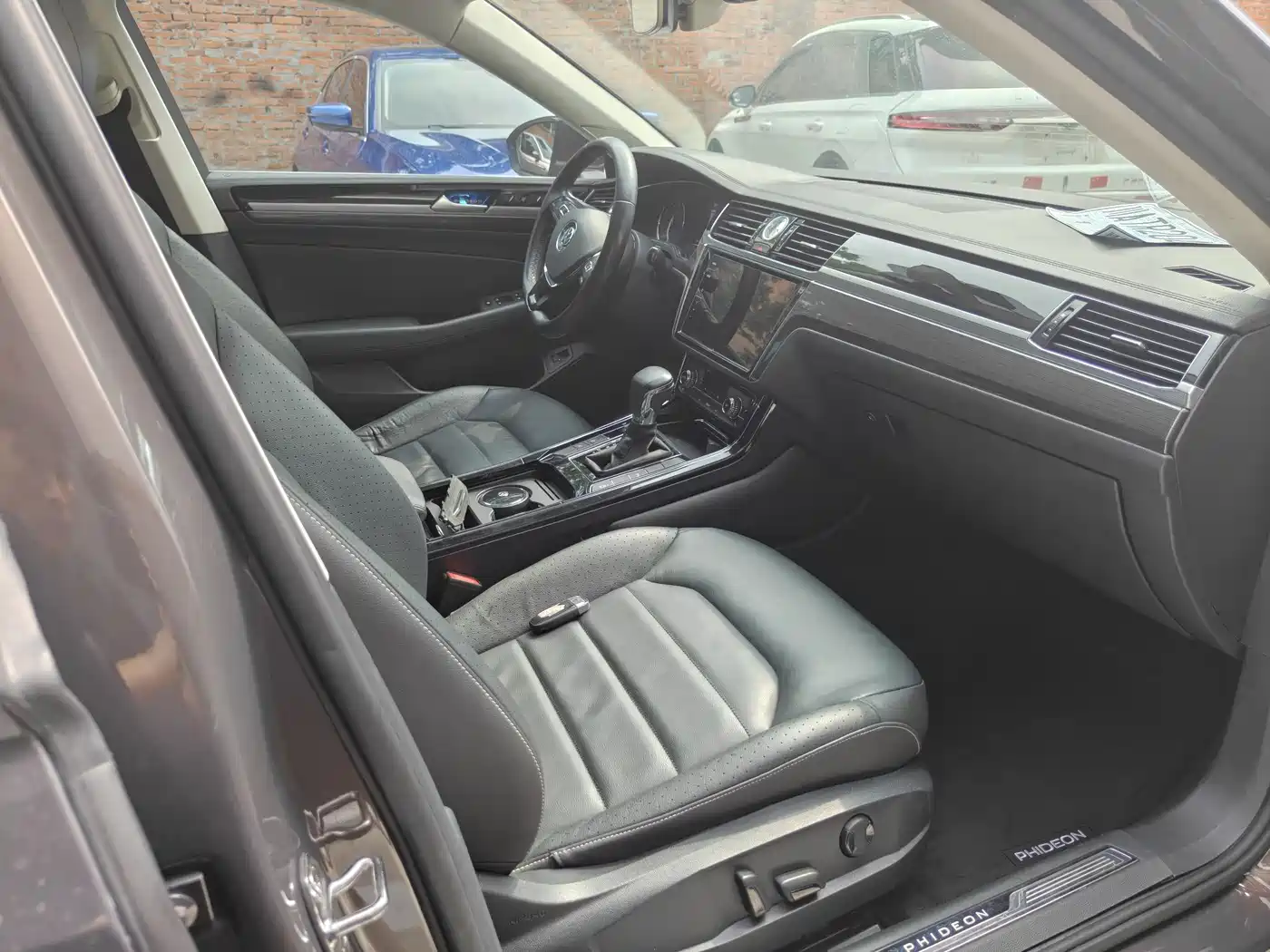 Volkswagen Phideon 2018 Facelift 380TSI FWD Business фото 14