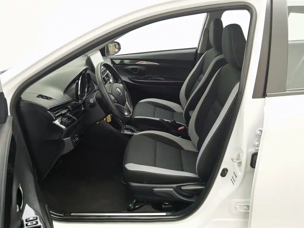 TOYOTA YARIS L ZHIXUAN