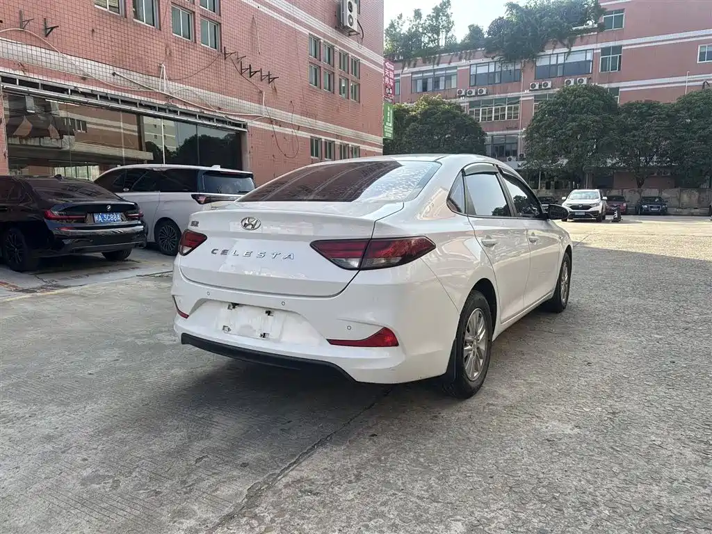 Hyundai Elantra 2020 1.6L Auto GL Pleasing Edition фото 4