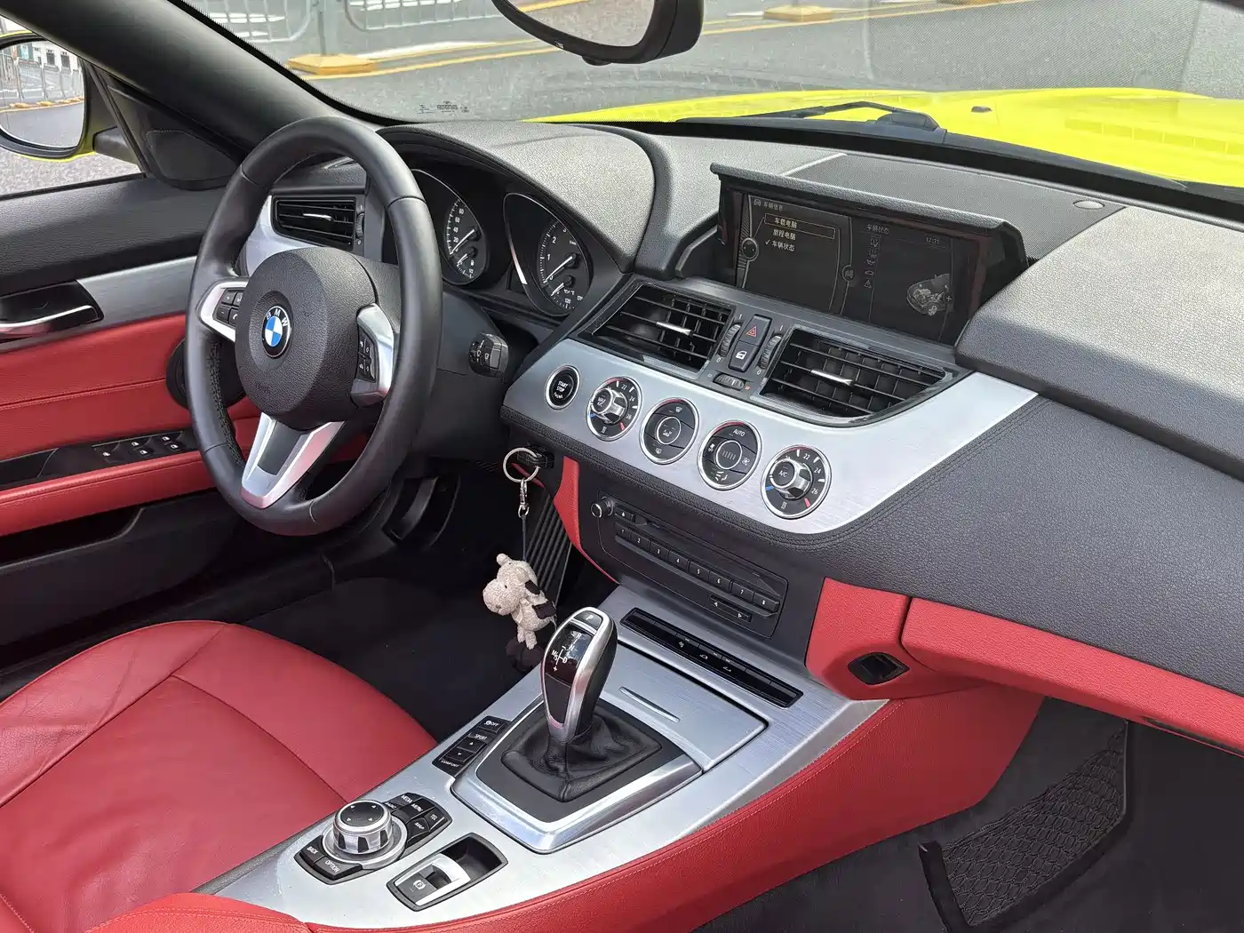 BMW Z4 2013 sDrive20i Leading фото 9