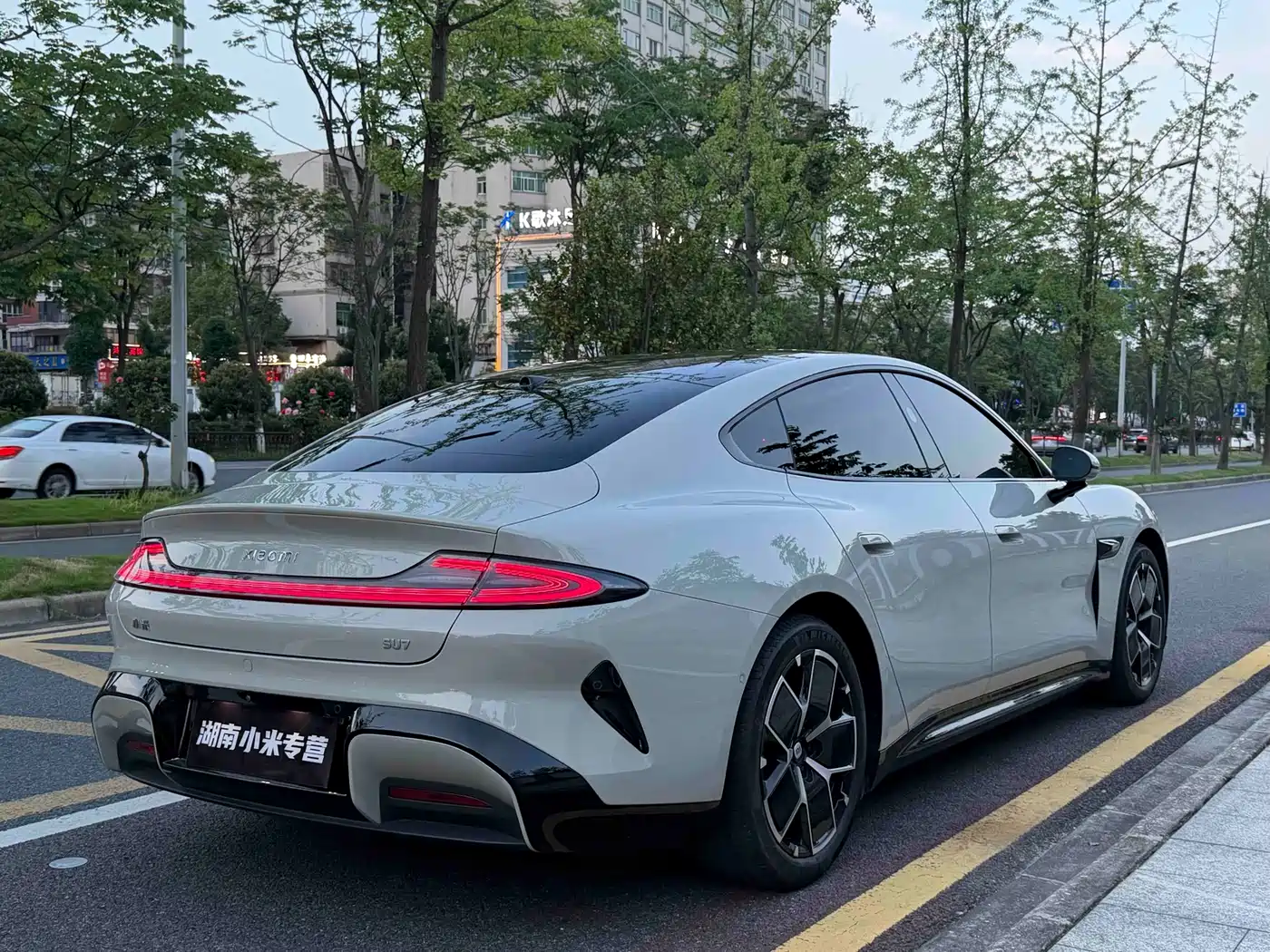 Xiaomi Auto Xiaomi SU7 2024 RWD Long Range Intelligent Driving Edition фото 12