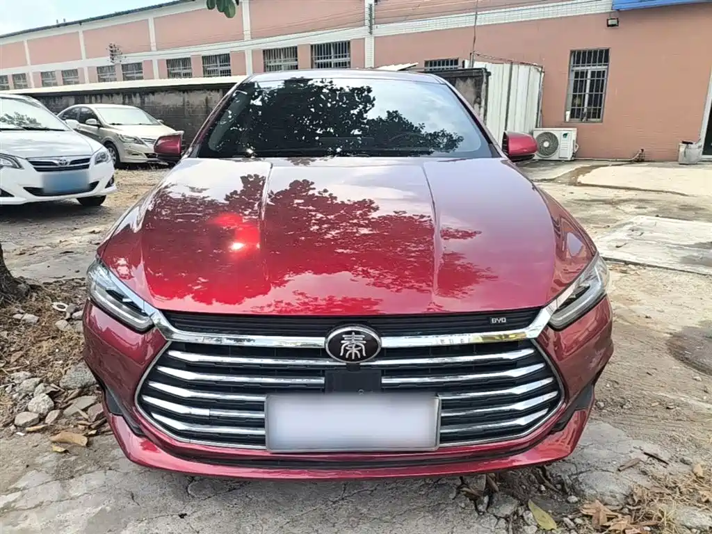 BYD Qin Pro 2018 1.5TI Automatic Smart Connected Premium Edition фото 3
