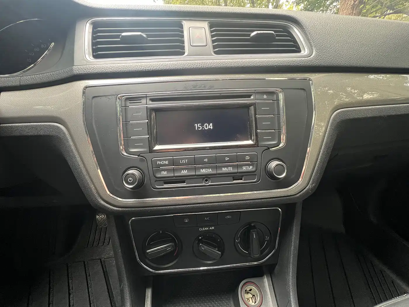Volkswagen Lavida 2017 1.6L Automatic Comfort Edition фото 10