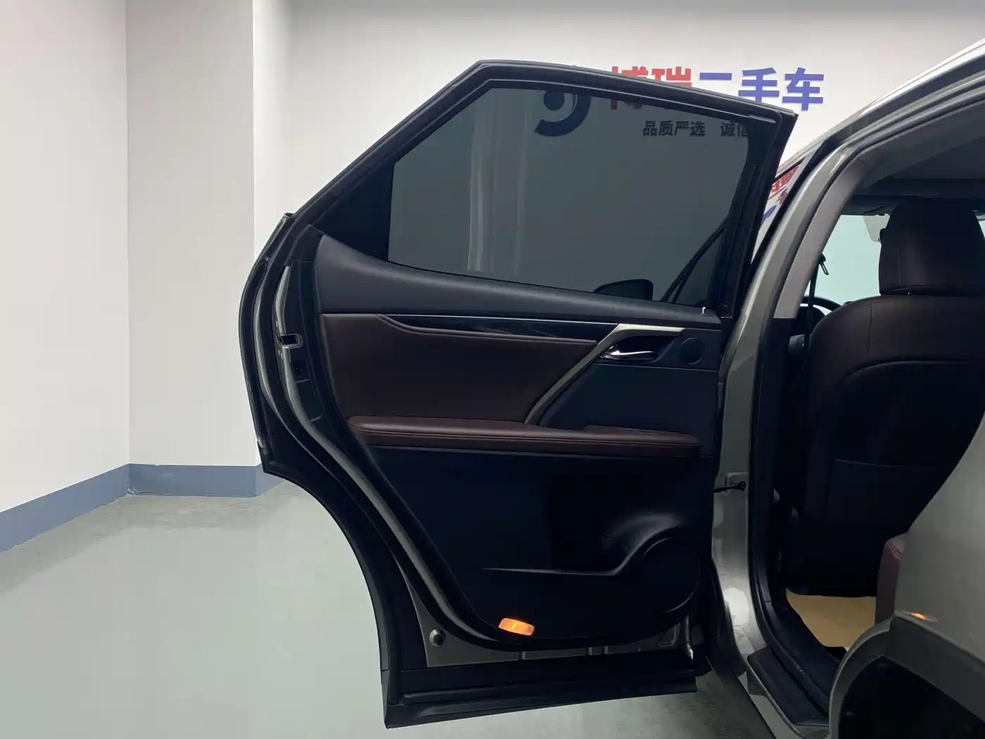 Lexus RX 2020 Facelift 300 AWD Elegance Edition фото 17