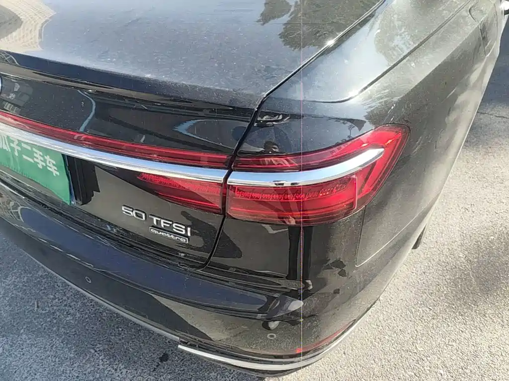 Photo 8 - Audi A8