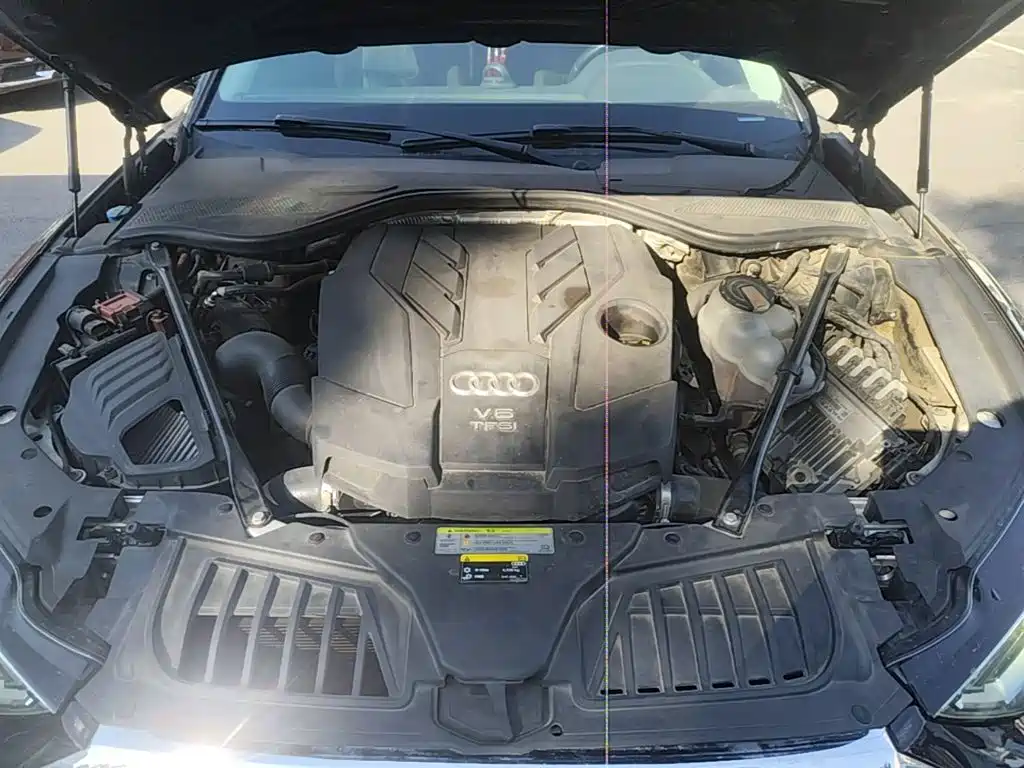 Photo 20 - Audi A8