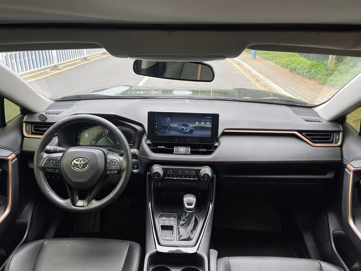 Toyota Wildlander 2024 Hybrid 2.5L E-CVT FWD Luxury PLUS Edition фото 20