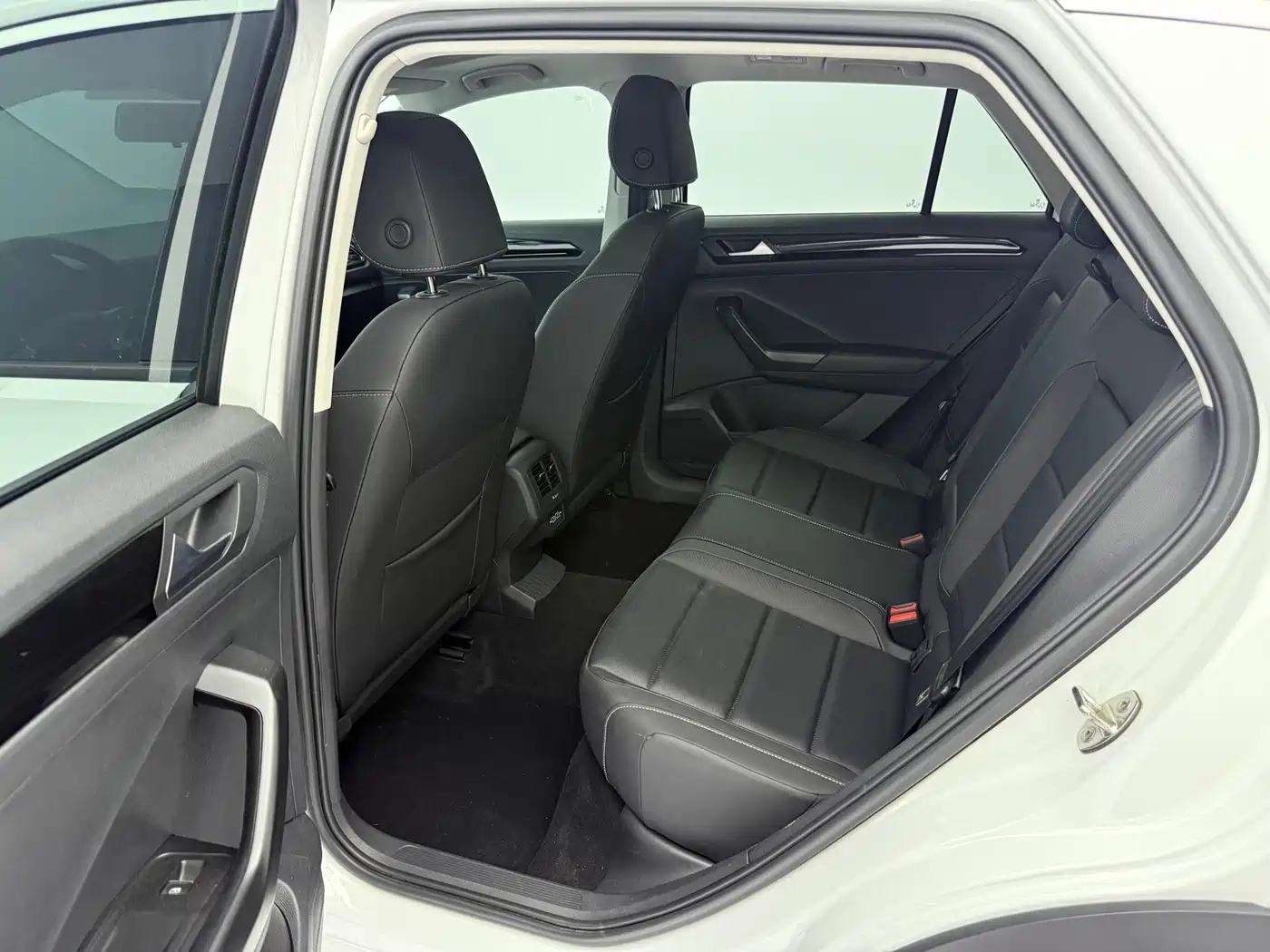 Volkswagen T-ROC 2022 280TSI DSG 2WD Comfort PLUS фото 13