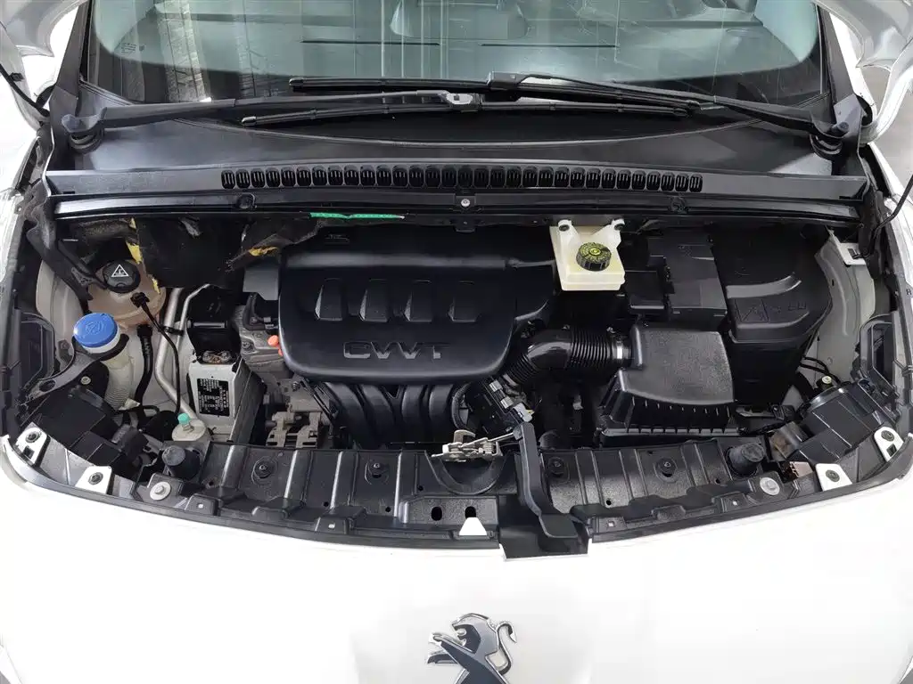 Peugeot 3008 2015 2.0L Automatic Classic Edition фото 6