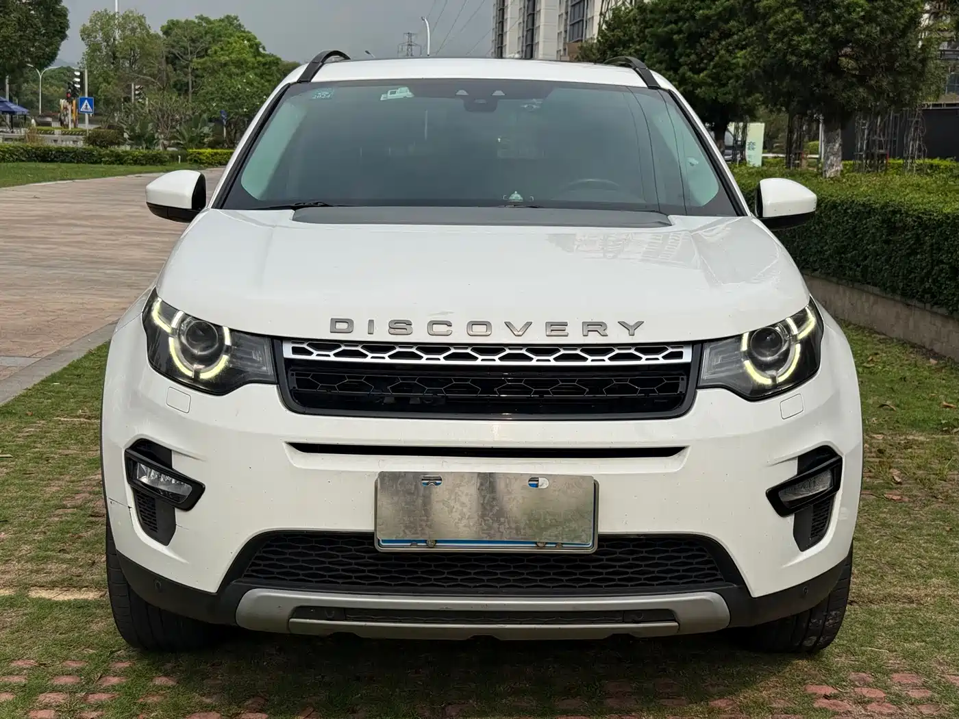 Land Rover Discovery Sport 2016 2.0T HSE фото 2