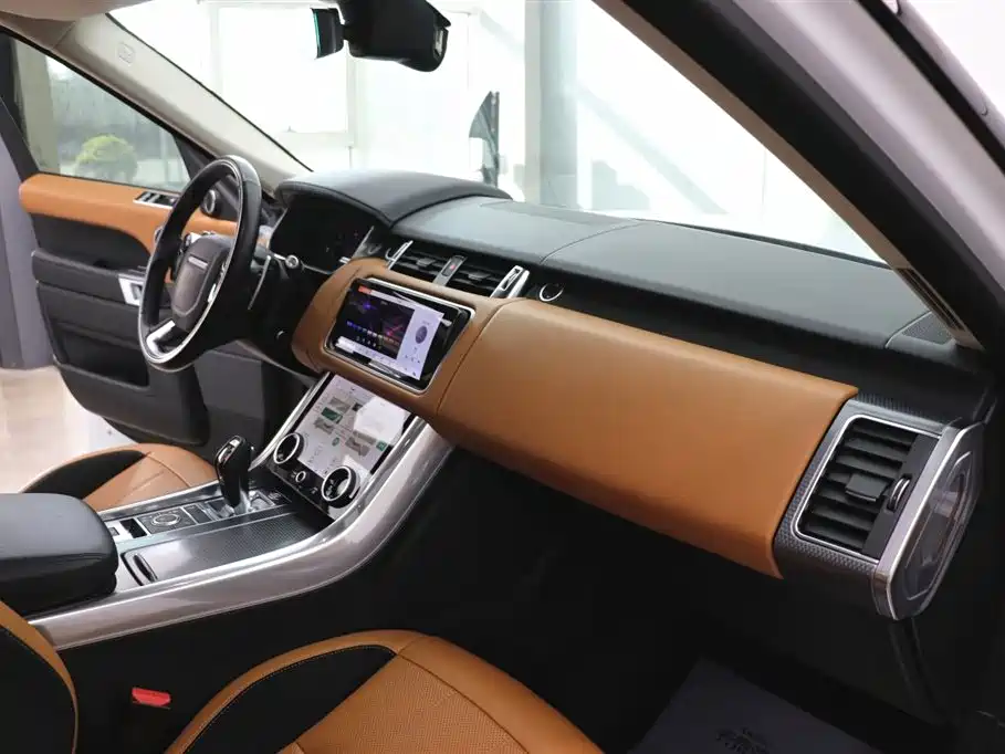 Land Rover Range Rover Sport 2021 3.0 L6 Gloss Black Edition фото 23