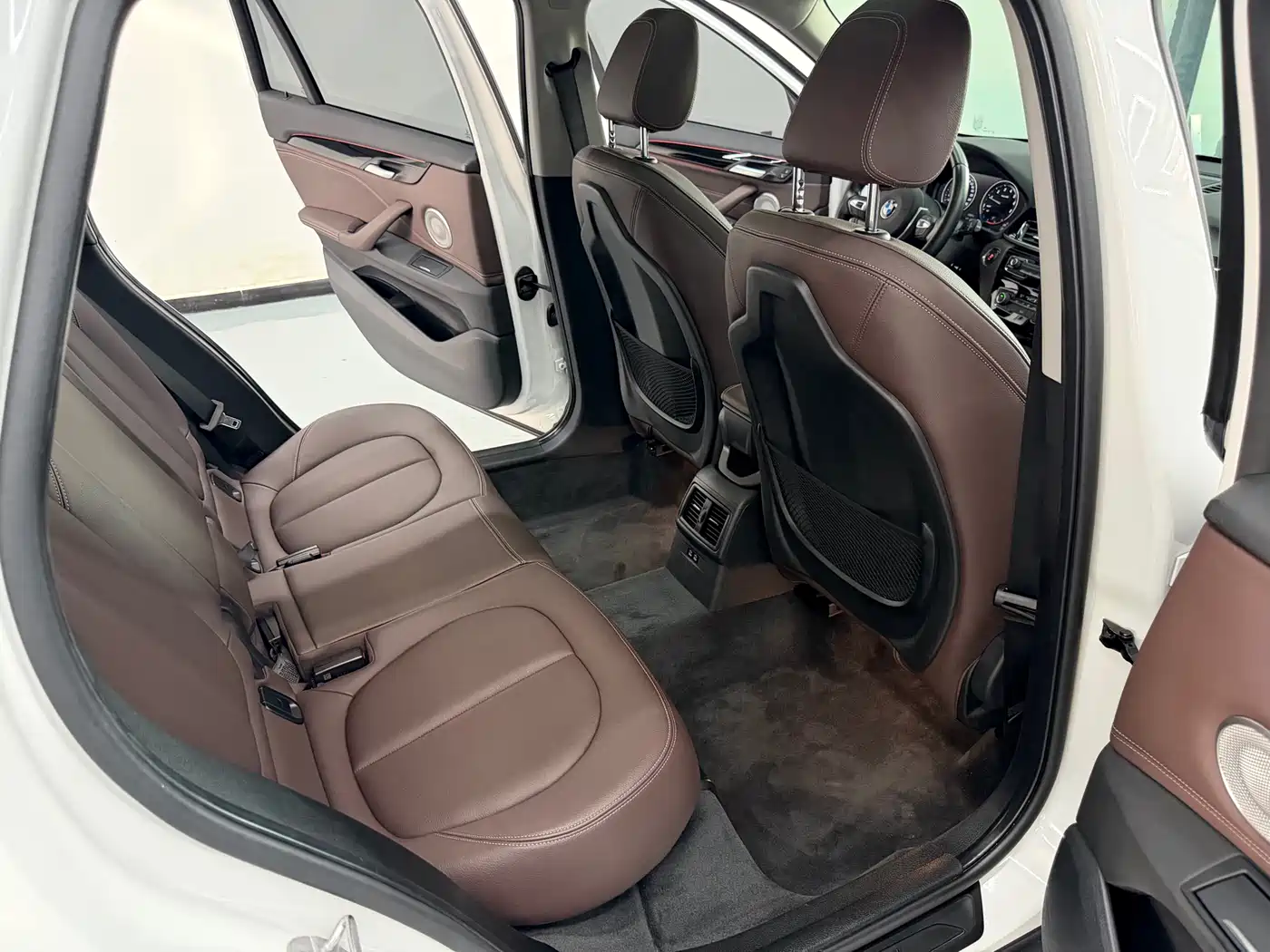 BMW X1 2022 sDrive20Li Premium фото 17