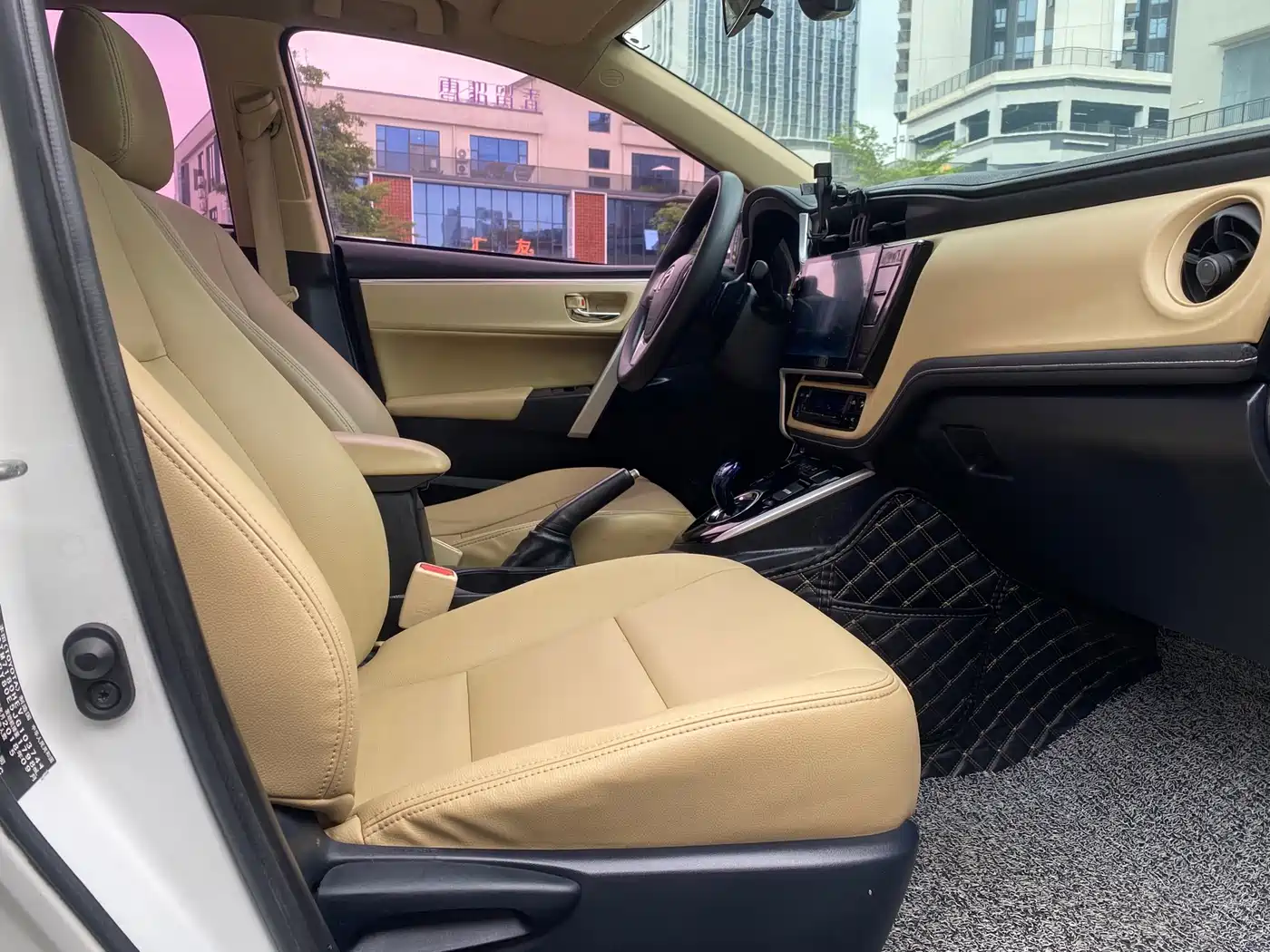 Toyota Levin 2017 Facelift Hybrid 1.8H GS E-CVT Elite Sunroof Edition China V фото 10