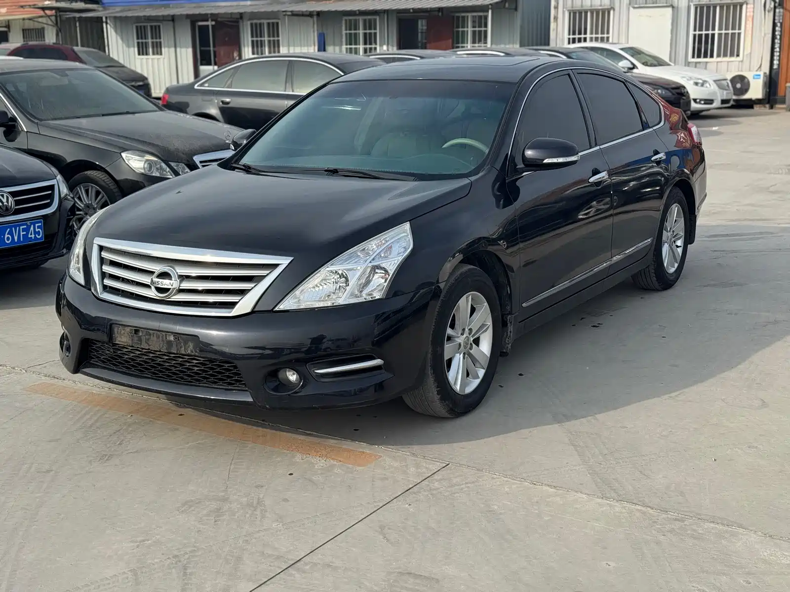 Photo 1 - Nissan Teana