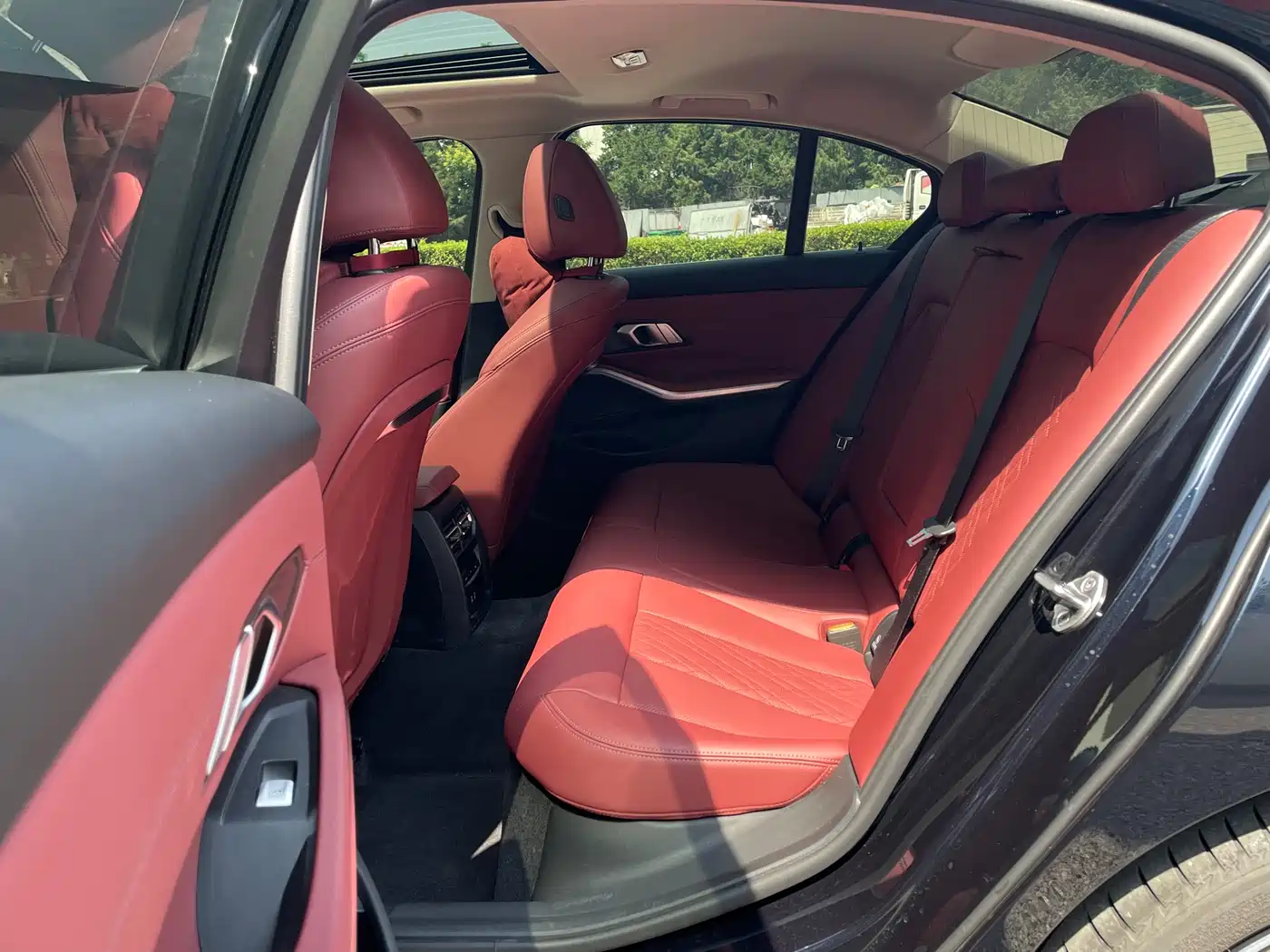 BMW 3 Series 2025 325i M Sport Package фото 13