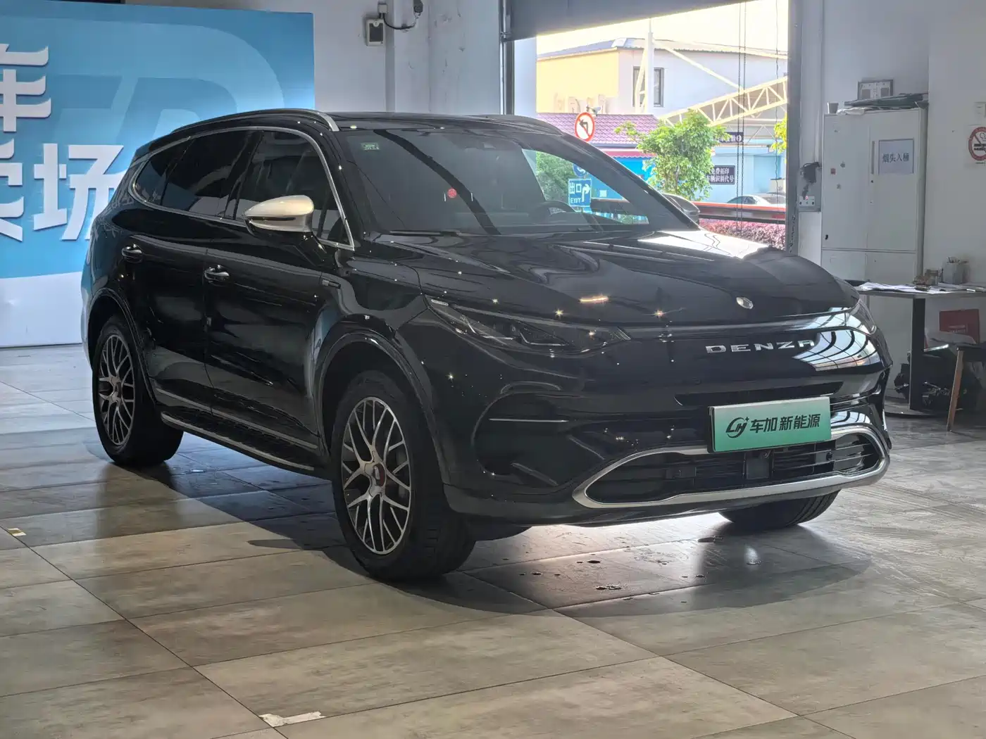 Denza X 2020 PHEV Classic Edition фото 3