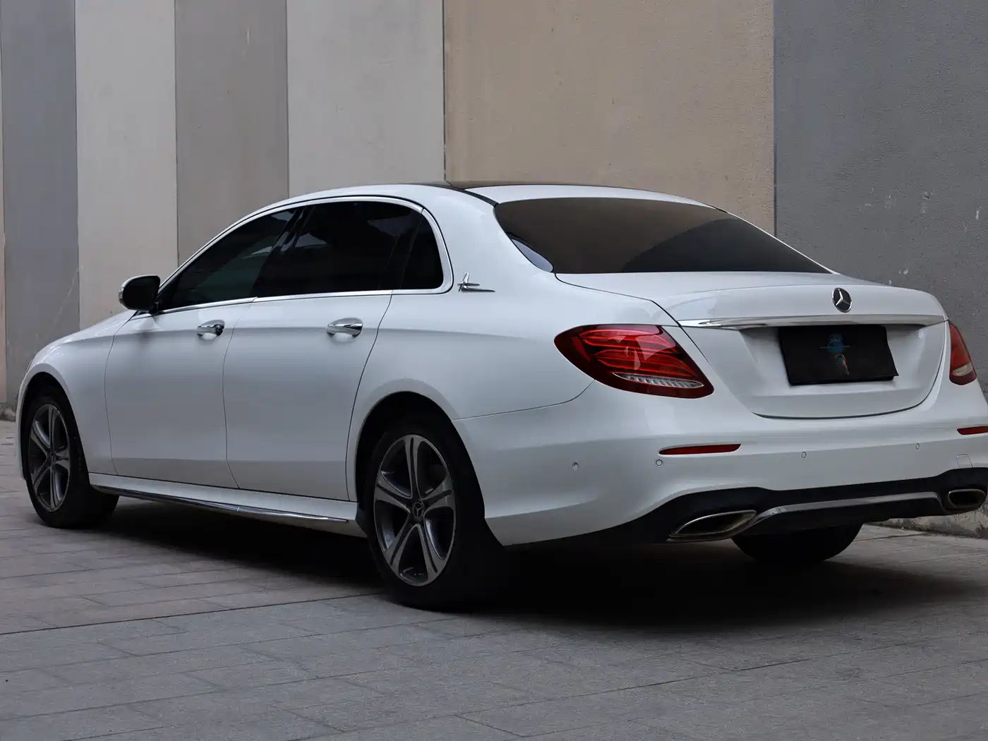 Mercedes-Benz E-Class 2020 Model E 260 L Sport фото 3