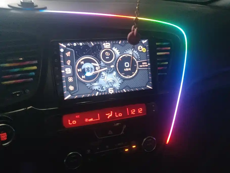 Kia K5 2015 2.0L Automatic LUX фото 13