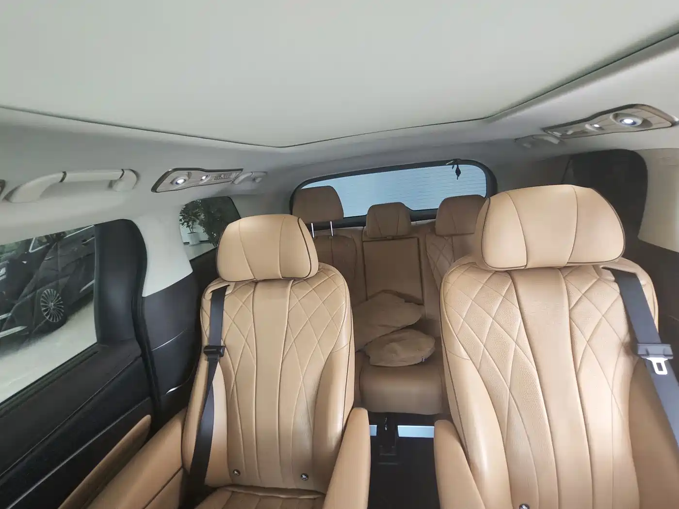 Denza D9 2024 DM-i 980 AWD Prestige фото 15