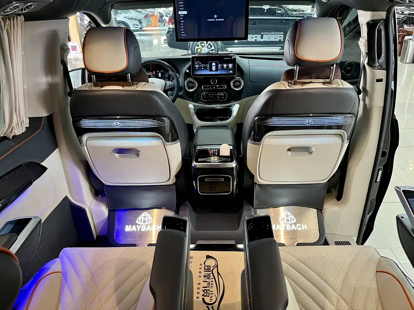 Mercedes-Benz Vito 2023 2.0T Business 7-Seater фото 16